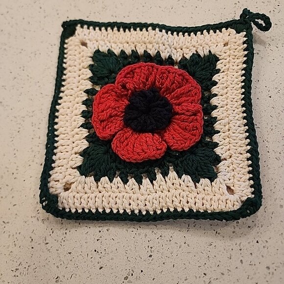 Vintage 60s Triple Layer Crocheted Red Flower Kitchen Hot Pad Trivet 8" - Picture 1 of 3